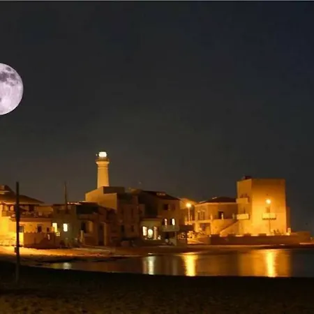 - Degno - *